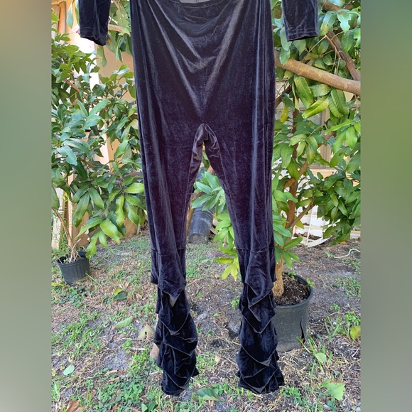 ✨⚡️💥Black Velvet Catsuit with Stacked Legs - Picture 8 of 14